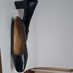 Enzo Angiolini Classic Black Heels
